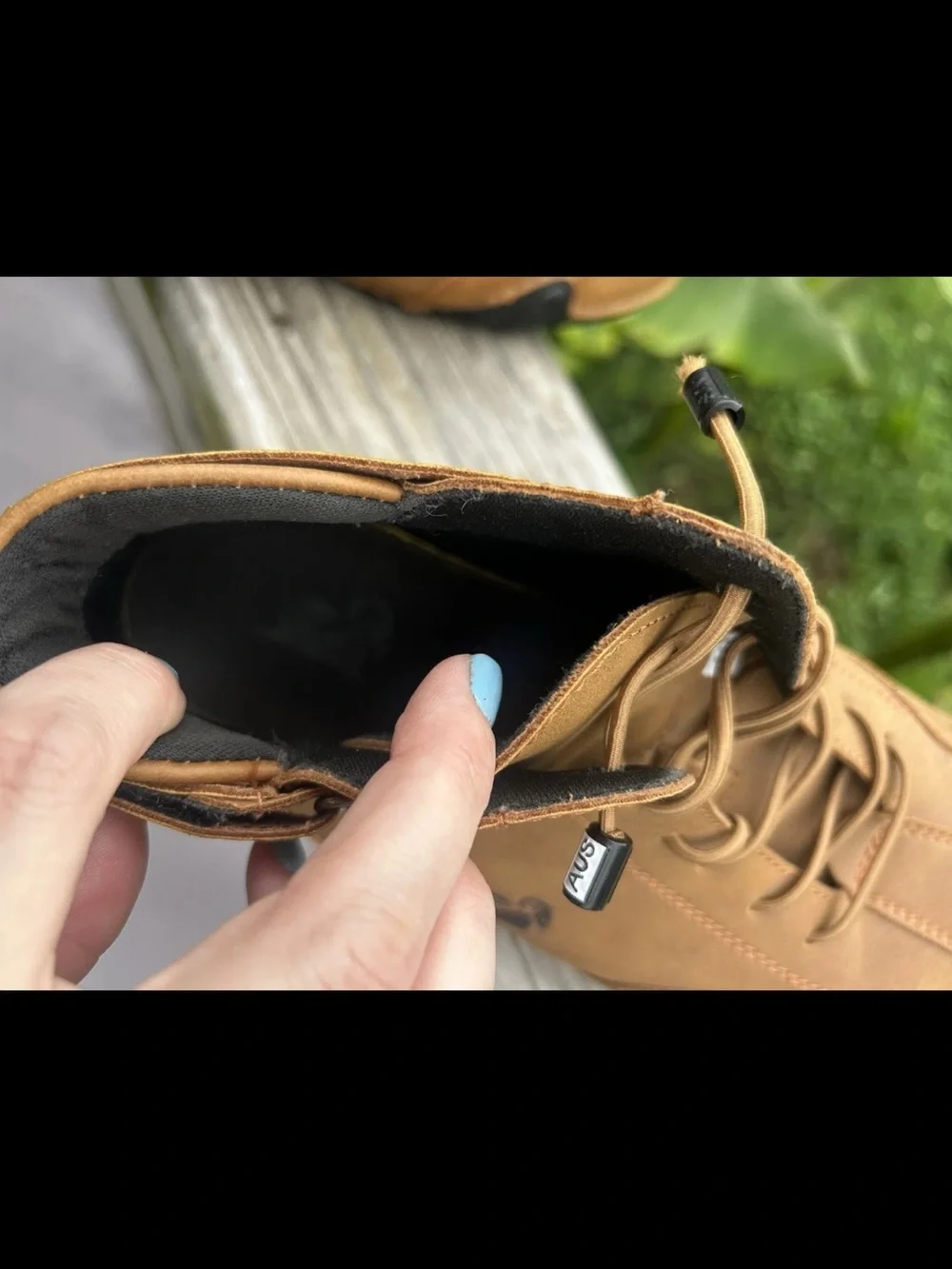 LDECK Men' s All-Terrain Tan Leather-Like Shoes Size 40 /mens 8/ Women's 9.5